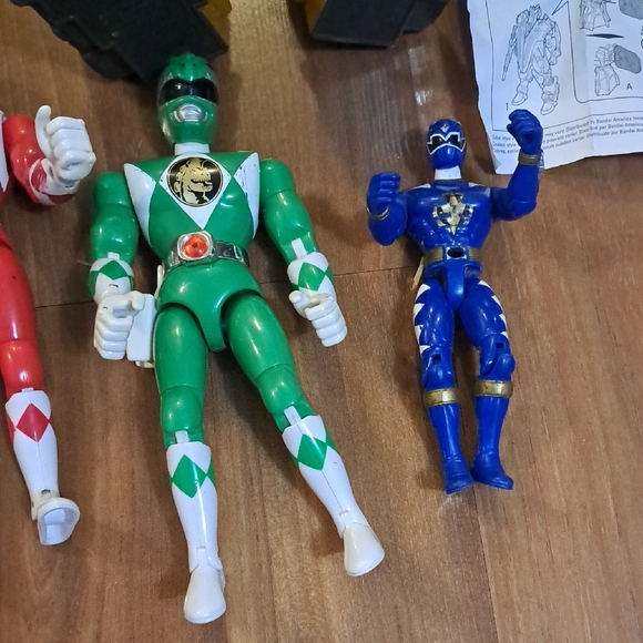 Power Ranger Action Figure Set - Red, Green, Blue, Black - Picture 3 of 12
